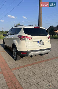 Внедорожник / Кроссовер Ford Escape 2012 в 