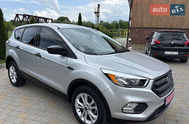 Внедорожник / Кроссовер Ford Escape 2017 в 
