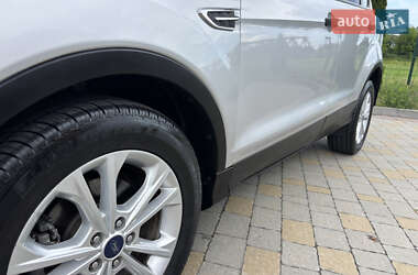 Внедорожник / Кроссовер Ford Escape 2017 в 