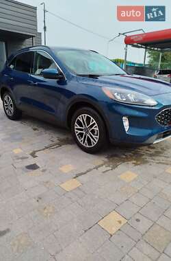 Внедорожник / Кроссовер Ford Escape 2020 в 
