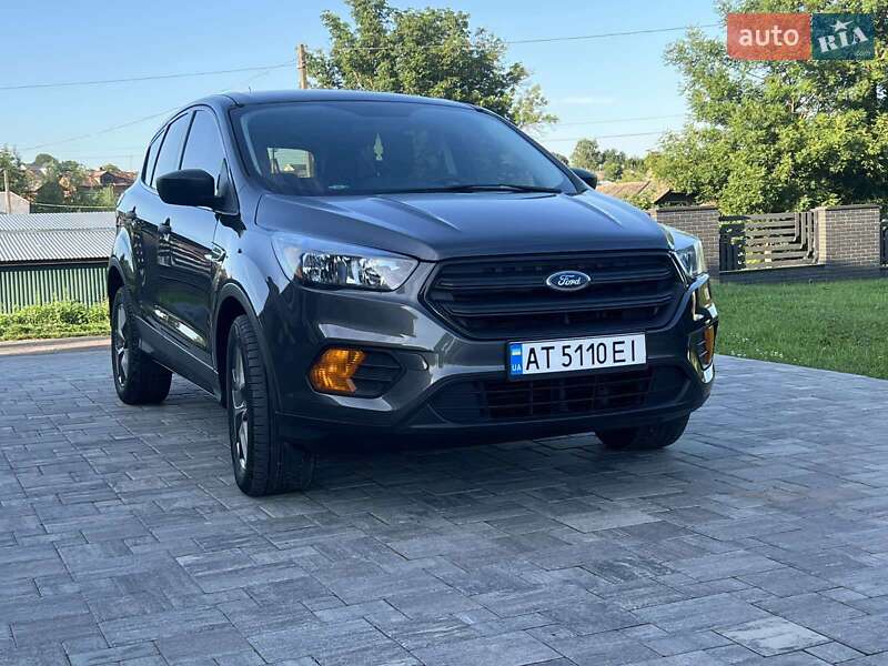 Внедорожник / Кроссовер Ford Escape 2018 в Городенке