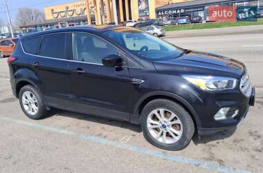 Внедорожник / Кроссовер Ford Escape 2018 в 