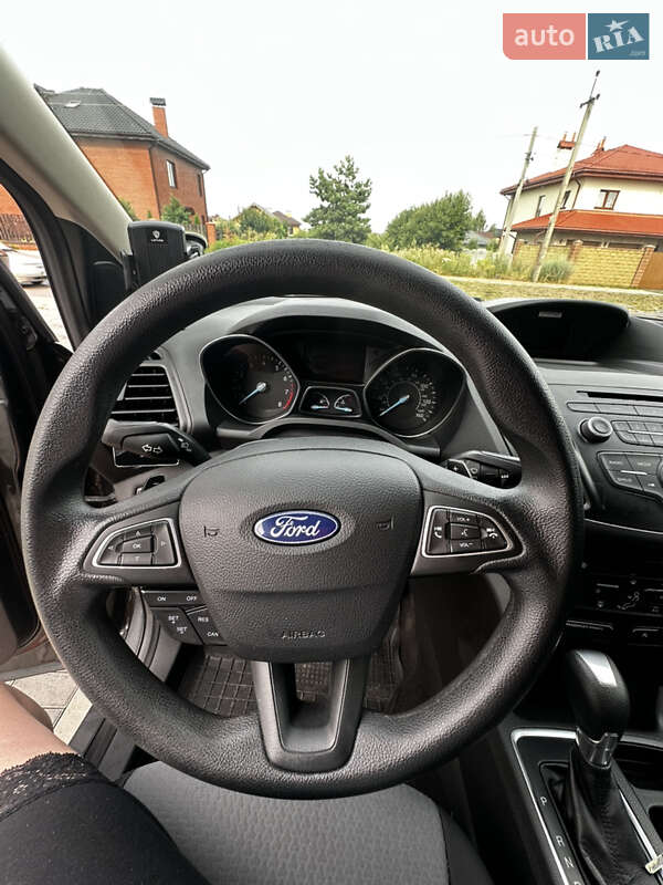 Внедорожник / Кроссовер Ford Escape 2017 в Киеве