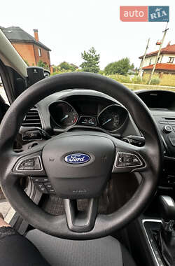 Внедорожник / Кроссовер Ford Escape 2017 в 
