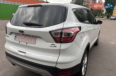Внедорожник / Кроссовер Ford Escape 2017 в 