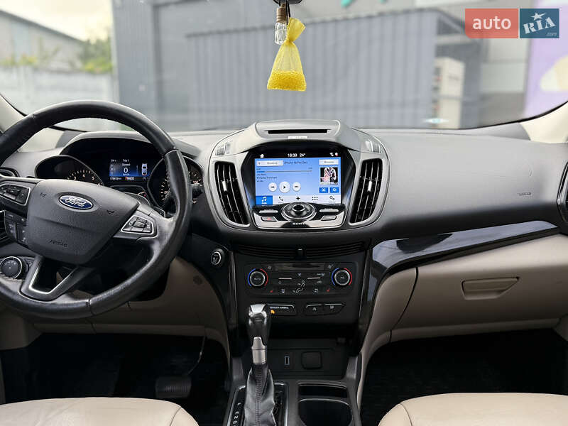 Внедорожник / Кроссовер Ford Escape 2016 в Черкассах