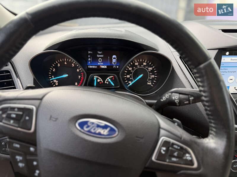 Внедорожник / Кроссовер Ford Escape 2016 в Черкассах