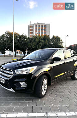 Внедорожник / Кроссовер Ford Escape 2017 в 