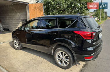 Внедорожник / Кроссовер Ford Escape 2019 в 