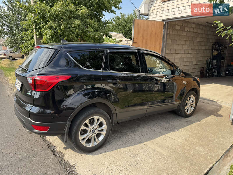 Внедорожник / Кроссовер Ford Escape 2019 в Днепре