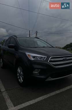 Внедорожник / Кроссовер Ford Escape 2017 в Львове