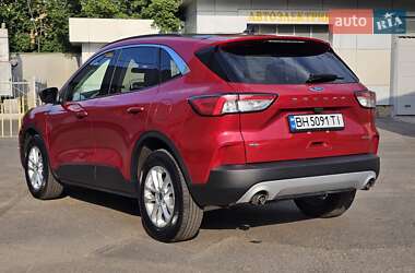 Внедорожник / Кроссовер Ford Escape 2021 в 