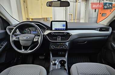 Внедорожник / Кроссовер Ford Escape 2021 в 