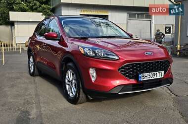 Внедорожник / Кроссовер Ford Escape 2021 в 