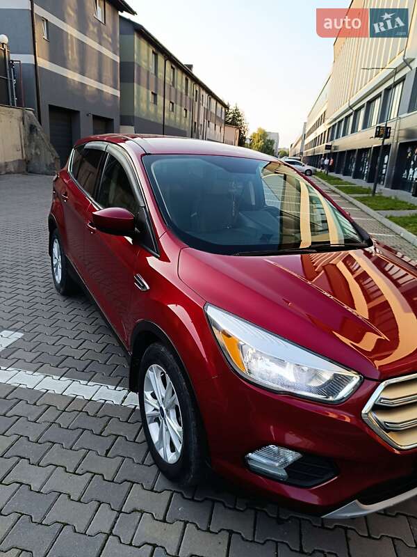 Внедорожник / Кроссовер Ford Escape 2016 в Ивано-Франковске