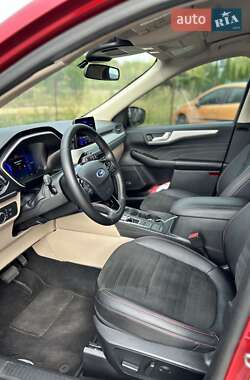 Внедорожник / Кроссовер Ford Escape 2019 в 