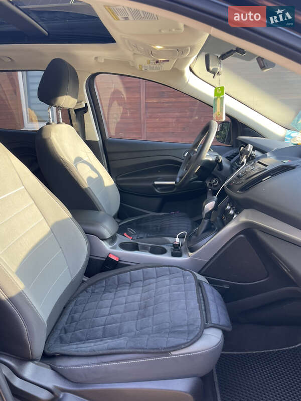 Внедорожник / Кроссовер Ford Escape 2015 в Полтаве