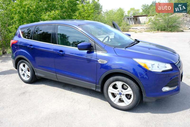 Внедорожник / Кроссовер Ford Escape 2016 в Днепре