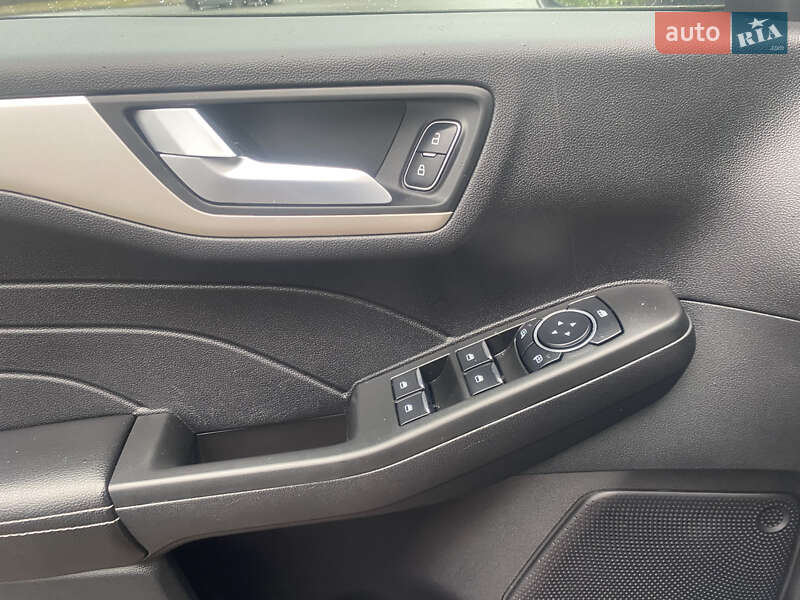 Внедорожник / Кроссовер Ford Escape 2021 в Чернигове