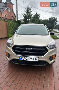 Внедорожник / Кроссовер Ford Escape 2018 в 