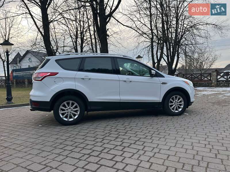 Внедорожник / Кроссовер Ford Escape 2014 в Брошневе-Осаде