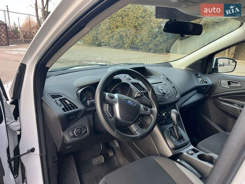 Внедорожник / Кроссовер Ford Escape 2014 в Брошневе-Осаде