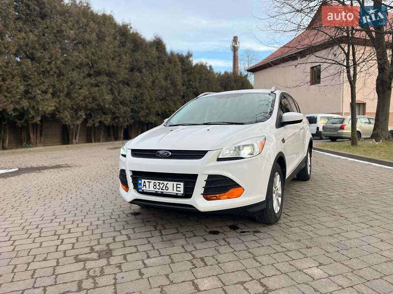 Внедорожник / Кроссовер Ford Escape 2014 в Брошневе-Осаде