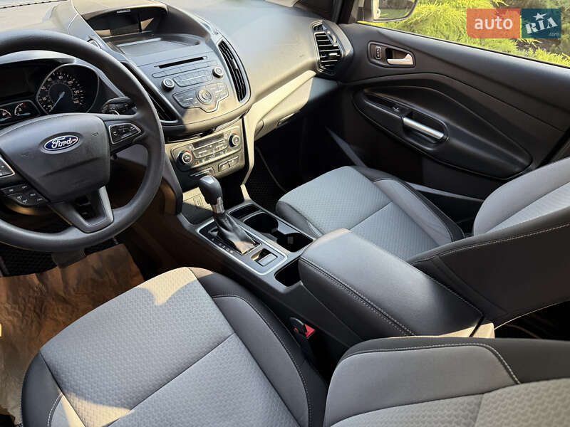 Внедорожник / Кроссовер Ford Escape 2017 в Днепре