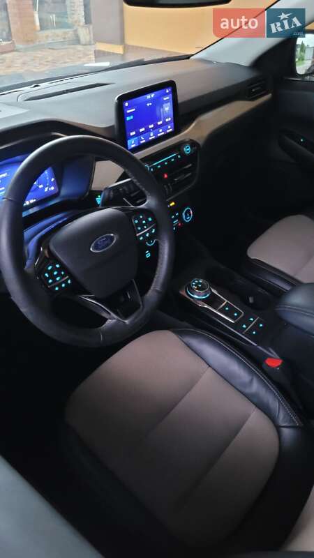 Внедорожник / Кроссовер Ford Escape 2022 в 