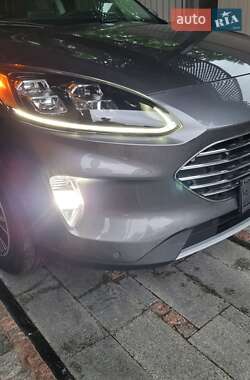 Внедорожник / Кроссовер Ford Escape 2022 в 