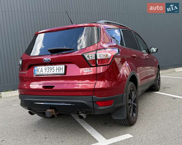 Внедорожник / Кроссовер Ford Escape 2017 в Киеве
