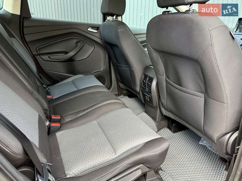 Внедорожник / Кроссовер Ford Escape 2017 в Киеве