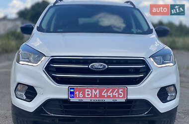Внедорожник / Кроссовер Ford Escape 2016 в Сарнах