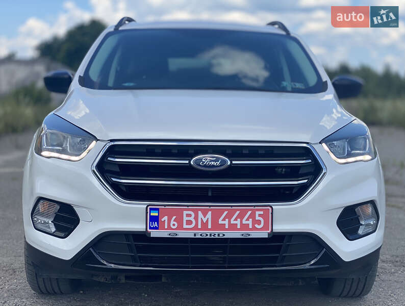 Внедорожник / Кроссовер Ford Escape 2016 в Сарнах