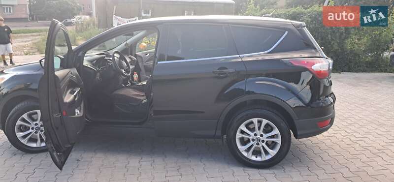 Позашляховик / Кросовер Ford Escape 2016 в Одесі
