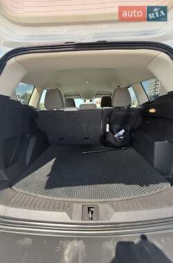 Внедорожник / Кроссовер Ford Escape 2015 в 