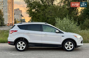 Внедорожник / Кроссовер Ford Escape 2014 в 