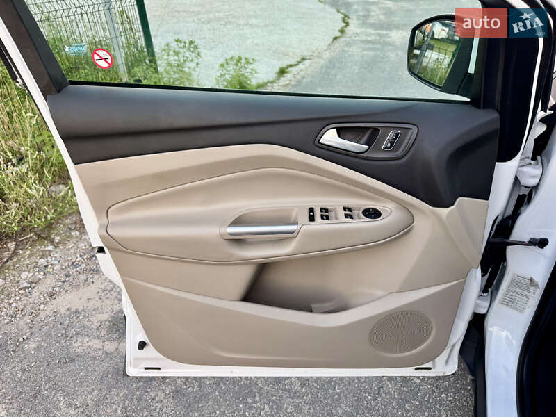 Внедорожник / Кроссовер Ford Escape 2014 в Киеве