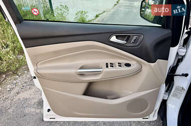 Внедорожник / Кроссовер Ford Escape 2014 в 