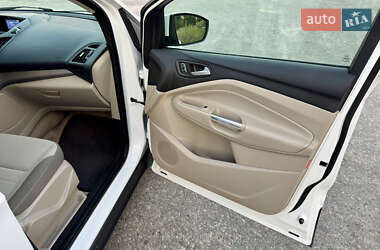 Внедорожник / Кроссовер Ford Escape 2014 в 