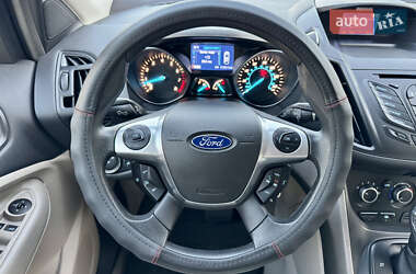 Внедорожник / Кроссовер Ford Escape 2014 в 