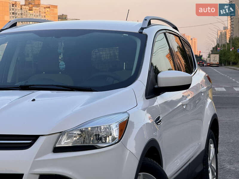Внедорожник / Кроссовер Ford Escape 2014 в Киеве