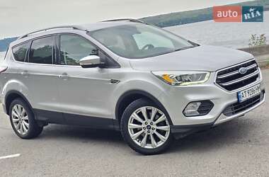 Внедорожник / Кроссовер Ford Escape 2016 в 