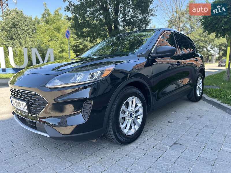 Внедорожник / Кроссовер Ford Escape 2022 в Ивано-Франковске