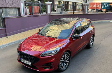 Внедорожник / Кроссовер Ford Escape 2020 в 
