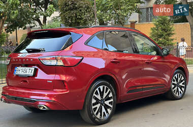 Внедорожник / Кроссовер Ford Escape 2020 в 