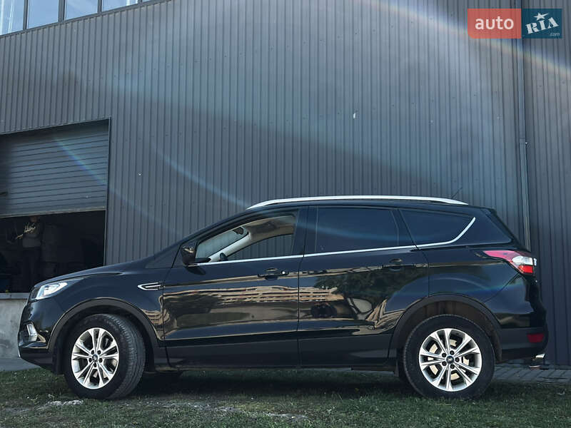 Внедорожник / Кроссовер Ford Escape 2017 в Львове