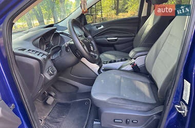 Внедорожник / Кроссовер Ford Escape 2016 в 