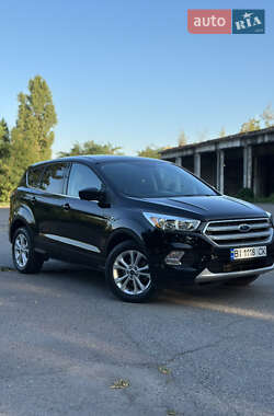Внедорожник / Кроссовер Ford Escape 2017 в Лубнах