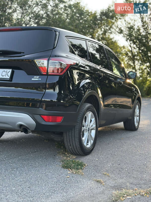 Внедорожник / Кроссовер Ford Escape 2017 в Лубнах